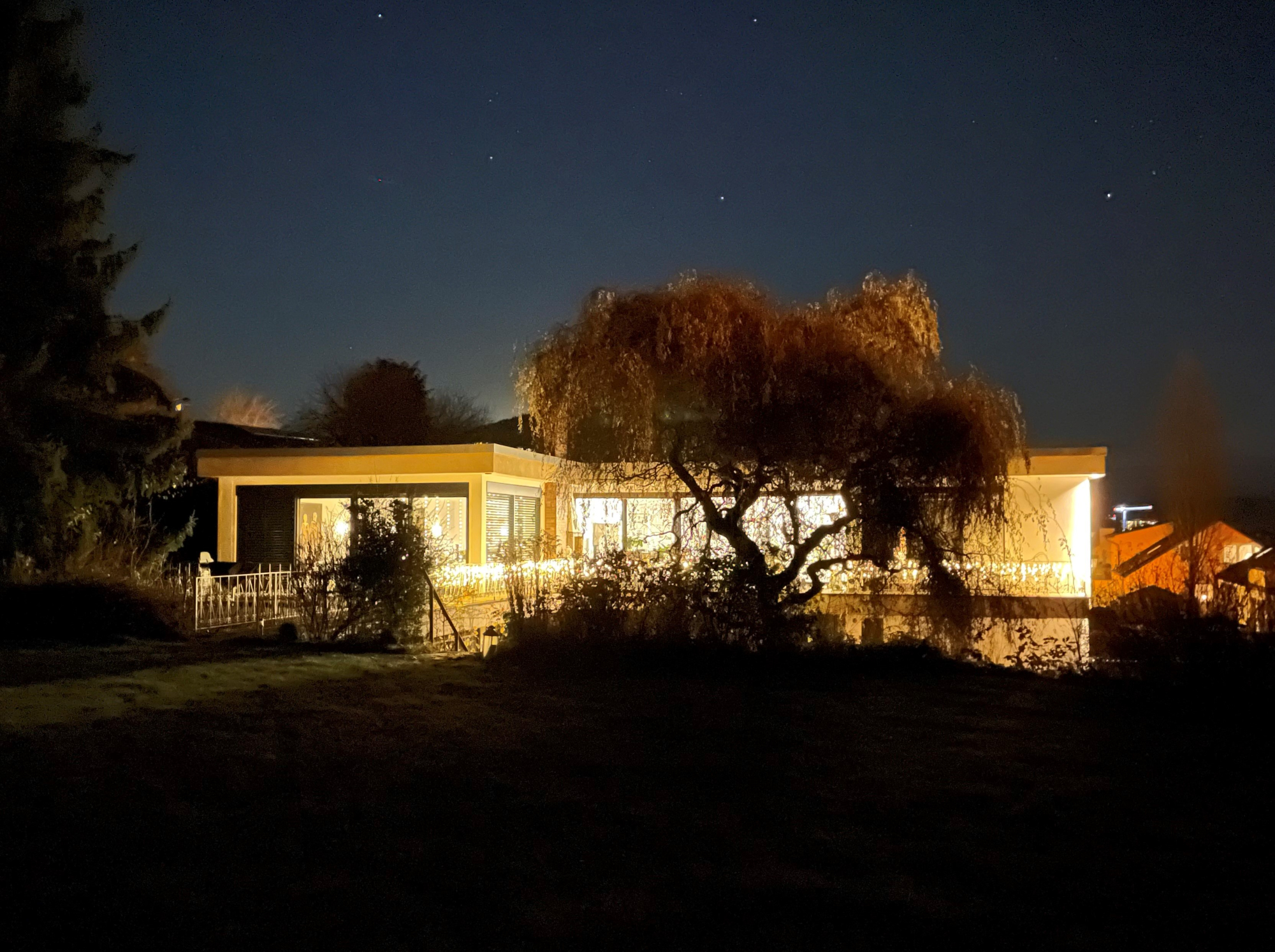 02_Kollektionen/04_Bildergalerie/gartenfeld-nacht-licht-1.jpg